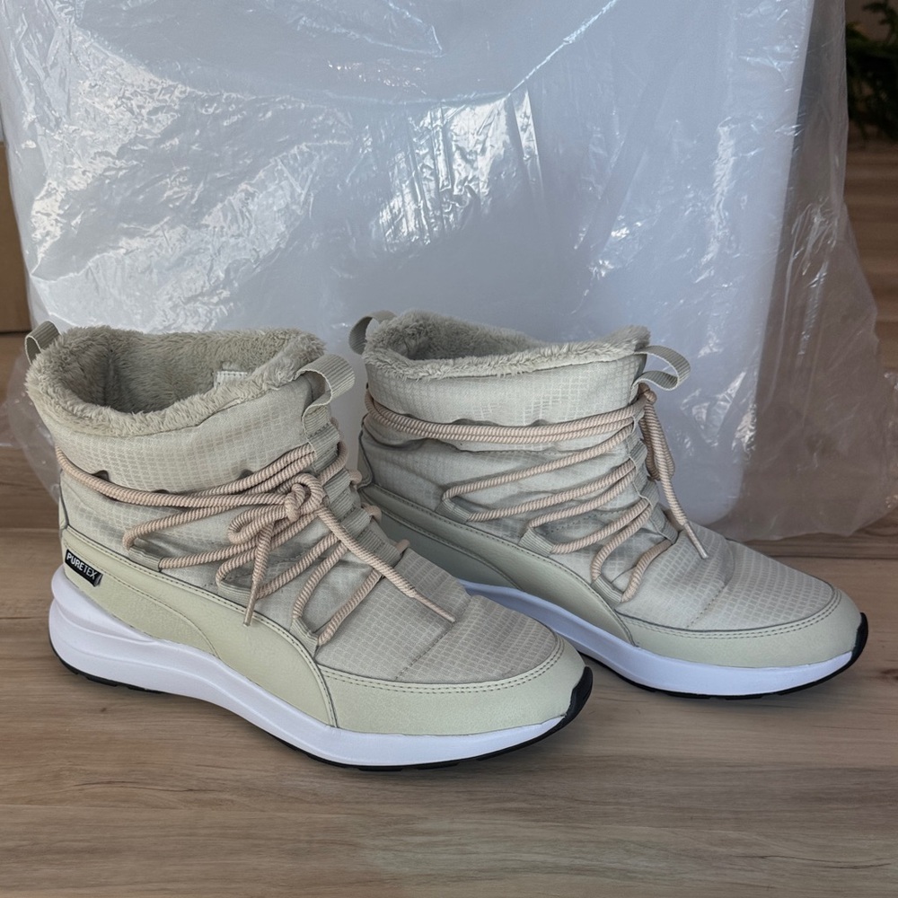 Puma Women's Beige Winter Sneakers Boots size 6.5